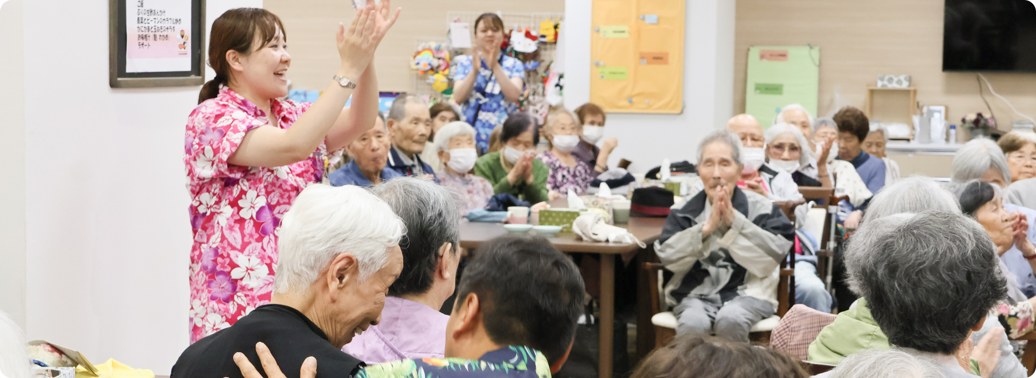 桐山 鮎佳が働く様子